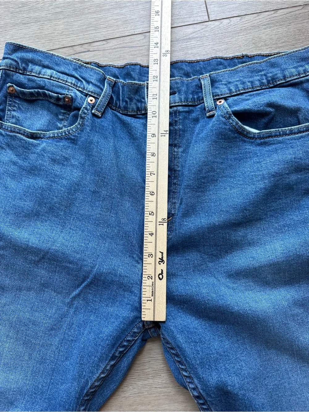 Levi’s 505 Men’s Jeans 38x30 Regular Fit Straight Leg Medium Wash